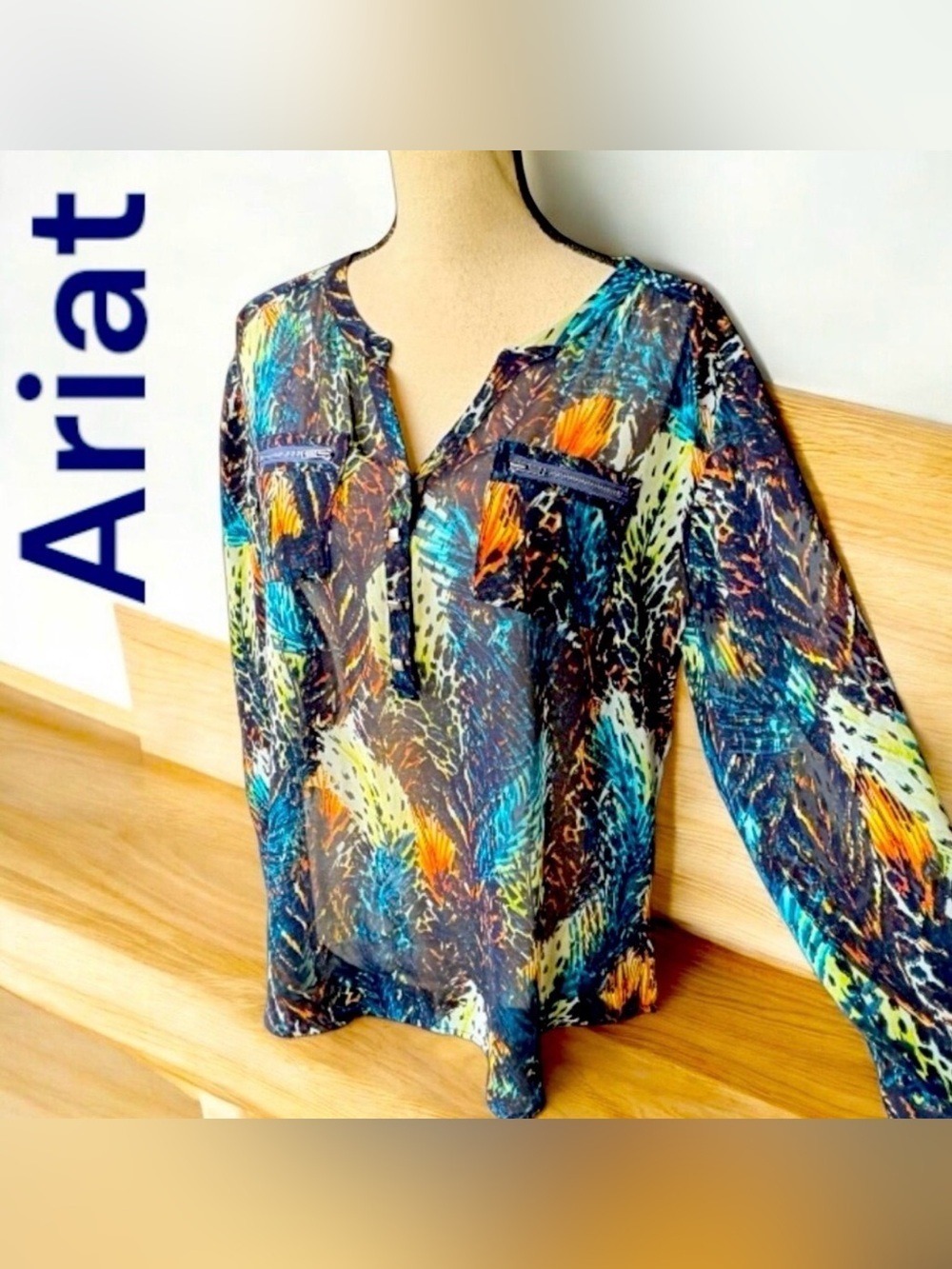 Ariat-women’s medium semi sheer tunic. Hammered steel buttons/zipper detail. EUC